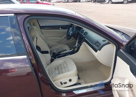 2014 Volkswagen Passat 1.8T Sel Premium z USA, uszkodzony, nr VIN 1VWCS7A36EC032673